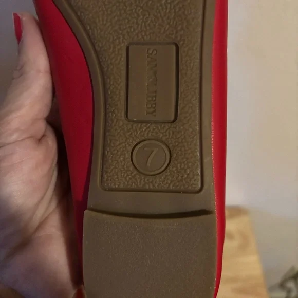 Cute Woman’s Red Scalloped Edge Flats, Size 7 Ballerina Flats, Pinup Flats - Picture 11 of 11